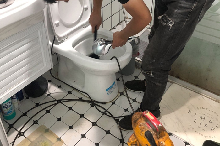 梅江疏通下水道